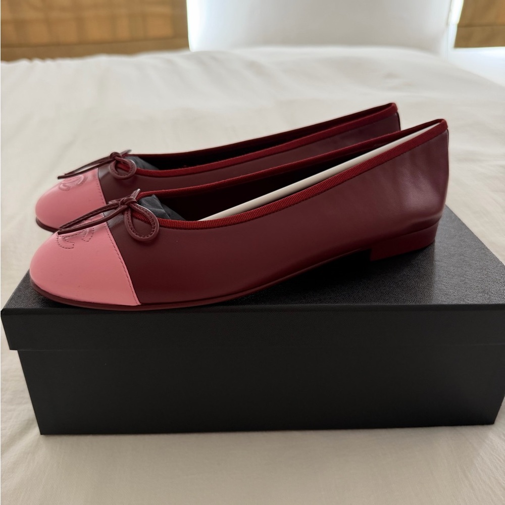 CHANEL Burgundy and Pink Lambskin Leather Ballet Flats - Picture 2 of 5